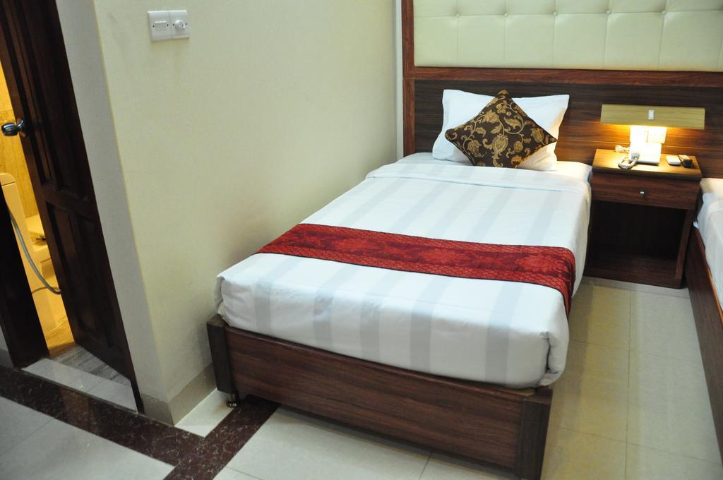 Hotel Naz Garden Bogra Quarto foto